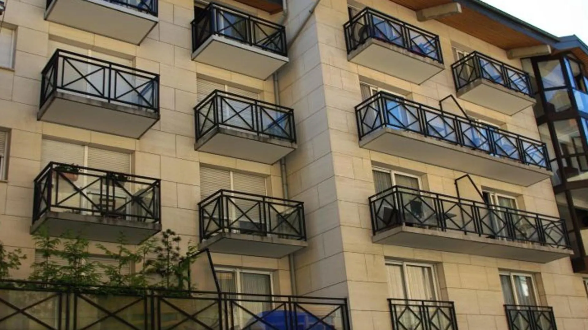 Duplex Spacieux 8 Pers Avec Parking, Balcon Et Wifi - Centre De Brides-Les-Bains - Fr-1-512-177 Apartment