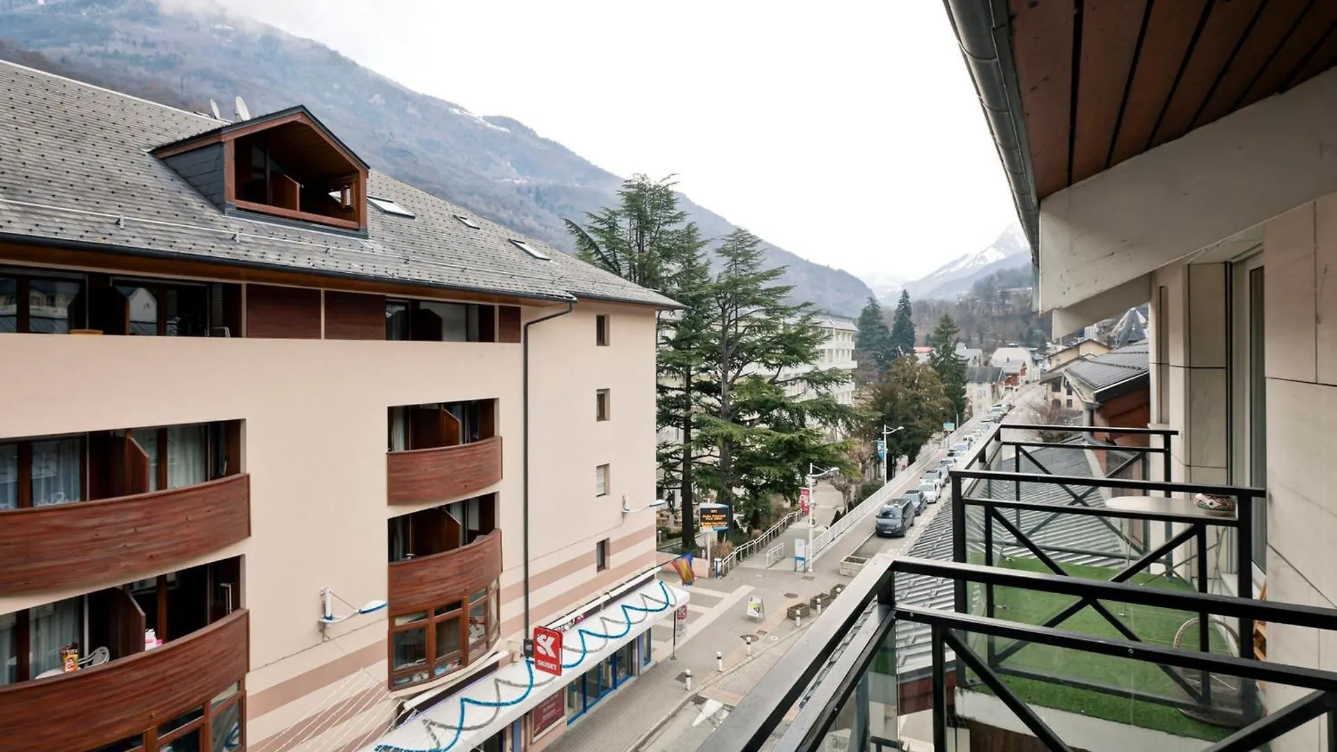 Duplex Spacieux 8 Pers Avec Parking, Balcon Et Wifi - Centre De Brides-Les-Bains - Fr-1-512-177